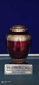 Urna de cremación para adultos de latón antiguo Estilo americano multicolor de Brassworld India Suministro funerario Premium - Product Image 4