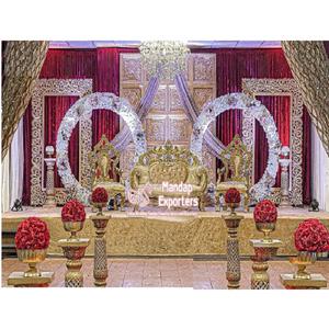 Magnifique décoration de scène de mariage indien Rajwada mariage thème doré configuration de scène décoration de scène de mariage indien traditionnel - Product Image 1