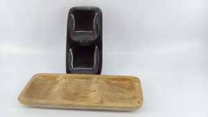 Plateau de service moderne en bois noir à 2 compartiments – Plat rectangulaire divisé pour collations, sauces et fruits secs pour la cuisine, la table à manger - Product Image 2