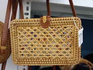 กระเป๋าหวายทำมือ ส่งออกไปยัง สหภาพยุโรป สหรัฐอเมริกา ญี่ปุ่น และสหรัฐอาหรับเอมิเรตส์ - Product Image 4