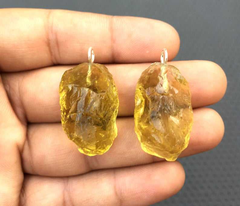 สีเหลือง