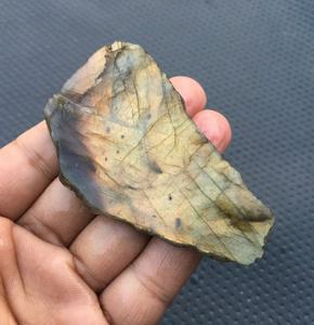 Spécimen de pierre précieuse Labradorite brute Flashy naturelle Collection de décoration de pierre de jardin non traitée de qualité supérieure - Product Image 2