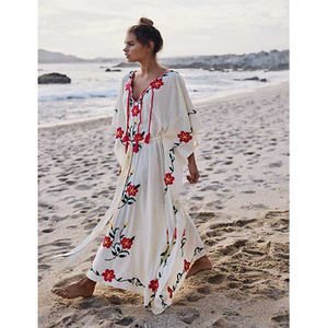 Robe longue évasée bohème brodée florale respirante en mousseline à col en V et manches courtes, coupe ample, pour la plage ou décontractée d'été pour femme - Product Image 1
