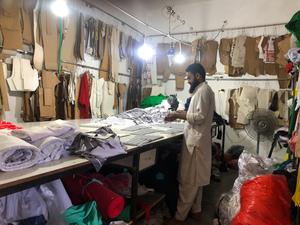 Sweatshirts à capuche et sweatshirts d'hiver en molleton à motif uni personnalisable Col à capuche en polyester/coton - Product Image 5