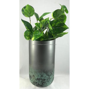 Jarrón cilíndrico de hierro hecho a mano, ecológico, de alta calidad, para mesa, maceta, decoración del hogar, modelo QAMAR OVERSEAS QO-1090 - Product Image 3