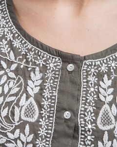 Robe courte à manches longues pour femmes, fleurs brodées, tunique décontractée, grande taille à col en V, nouvelle collection printemps 2020 - Product Image 3