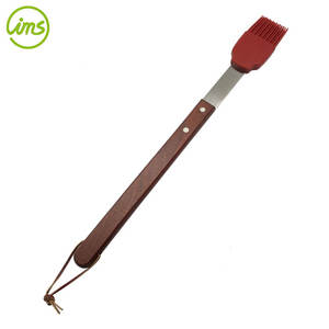 Pinceau de cuisson en silicone pour barbecue avec manche en bois de rose, résistant à la chaleur et facile à nettoyer, 46 cm - Product Image 4