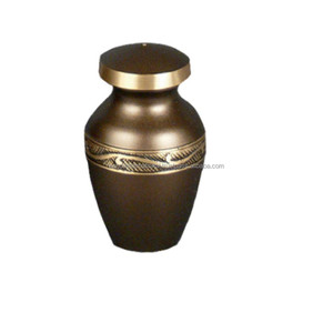Urnes funéraires souvenir au design classique de la meilleure qualité avec finition dorée Souvenir en laiton de haute qualité à bas prix - Product Image 5