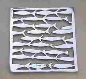 Unique <b>Bee</b> Shape Aluminum Polished Trivet Asian Zen Design Eco-Friendly for Home Kitchen Use Discounted Prices Metal Trivet Pads - Product Image 4