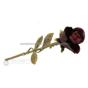 Ensemble de supports d'étoiles décoratifs de Noël en fer avec ensemble de supports de table en métal multicolore avec style d'étoile et finition en poudre - Product Image 6