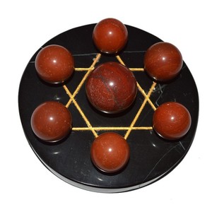 Compre una Estrella de David con 7 Bolas de Jaspe Rojo sobre Base de Ágata Negra |   Estrella de David con 7 bolas de jaspe rojo sobre base de ágata negra - Product Image 1