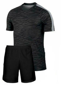 Conjunto de uniforme de fútbol sublimado personalizado para jóvenes y adultos Logotipo de ropa deportiva impresa incluye camiseta servicio OEM para atletas - Product Image 6