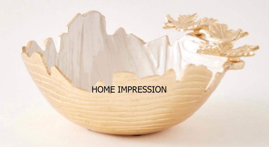 สีขาวและสีทอง