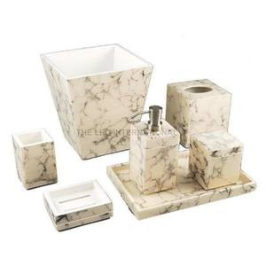 Ensemble de salle de bain en acier inoxydable de luxe, accessoires faits à la main en acier inoxydable moulé pour la maison : seau, distributeur de savon, boîte à mouchoirs - Product Image 4