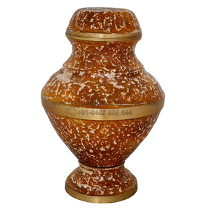 Urna Religiosa Hecha a Mano en Latón Esmaltado y Grabado - Suministro para Iglesias CRU-1037 - Product Image 2