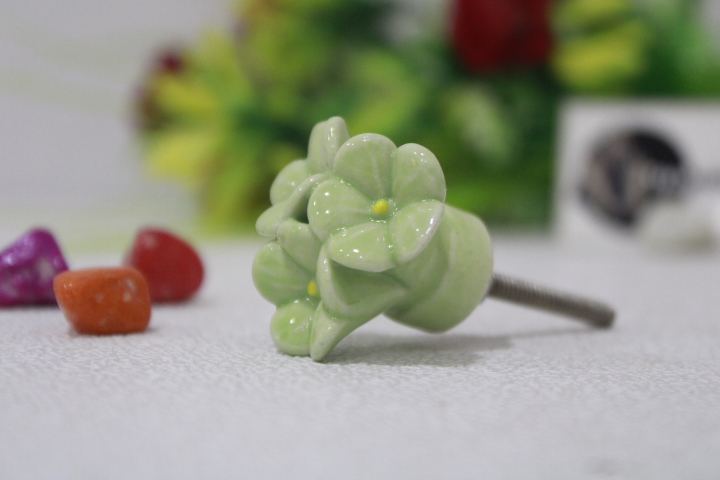 สีเขียว