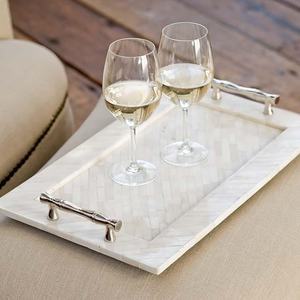 Bandeja Rectangular Hecha a Mano en India con Incrustaciones de Hueso y Asas, Elegante y Lujosa para Servir y Almacenar en Hogares, Restaurantes y Cafés - Product Image 1