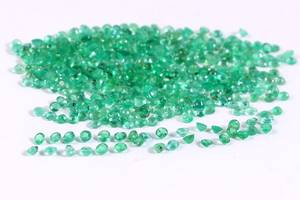 อัญมณีมรกตธรรมชาติราคาส่งอัญมณีกลมเหลี่ยมเพชรพลอยขนาด1.5มม. ถึง4มม - Product Image 4