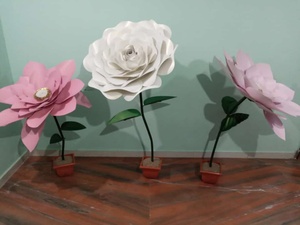 Troquelado de papel hecho a mano, flores en forma y tamaños surtidos para fabricantes de tarjetas de felicitación - Product Image 4