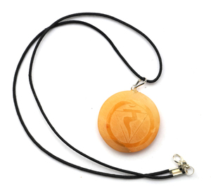 Pierre semi-précieuse Artisanat Rhum jaune Pendentifs en pierre gravée | Acheter des pendentifs en pierre jaune - Product Image 1