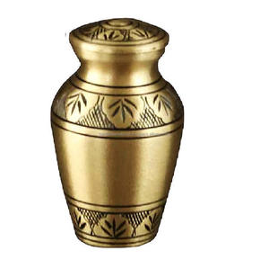 Urne funéraire en laiton avec belle conception de papillon et urnes funéraires en métal fini noir - Product Image 2