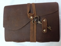 Carnets en cuir de 100mm, fait sur mesure, avec une clé, adapté pour le journal