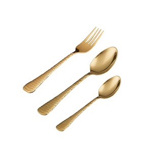 Juego de cubiertos de acero inoxidable de estilo moderno con mango pulido dorado con diseño en relieve dorado Juegos de cubiertos de acero inoxidable - Product Image 6