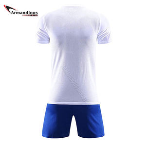 Uniforme de fútbol sublimado personalizado Jersey Nuevo diseño Fabricación Ropa de equipos de fútbol - Product Image 3