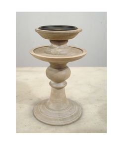 เชิงเทียนเสาไม้ที่มีรูปลักษณ์สีขาวล้าง - Product Image 3