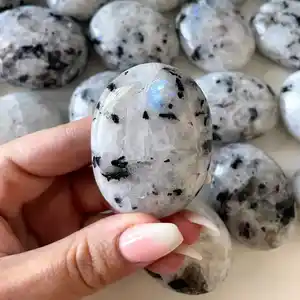 Piedra lunar arcoíris de alta calidad de ágata elegante al por mayor, piedra preciosa pulida de hadas para curar piedra de Palma Premium - Product Image 1