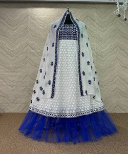 Rich look diseñador colección estacional red seda gris color ocasión especial fantasía mujeres indias desgaste precio al por mayor en ropa Surat - Product Image 2