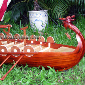 Modèle de bateau en bois DRAKAR VIKINGG 152CM, coque en clinker, artisanat, GIA NHIEN CO.LTD FB0011W, cadeau d'affaires européen - Product Image 1