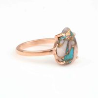 Bague Bohème Faite à la Main en Argent Sterling Plaqué Or Rose avec Opale Rose Mohave 10x14mm, Turquoise Cuivrée et Pierres Précieuses, Sertie à Griffes Lisses