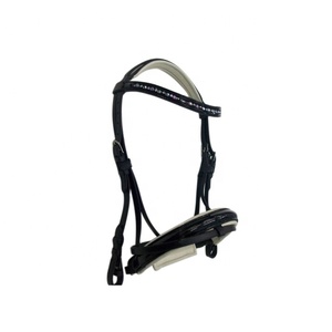 บังเหียนหนังพร้อมโซ่เพชร - Product Image 1