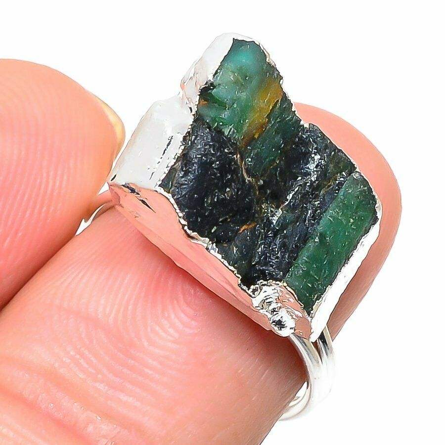 สีเขียว