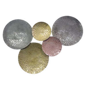 Decoración de pared de METAL estriado en plata - Product Image 3