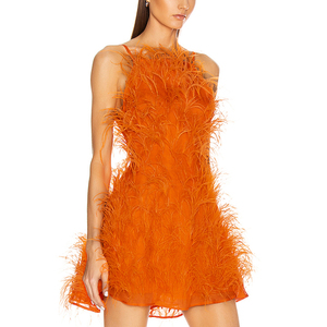 <span class=keywords><strong>Abito</strong></span> Mini in Piume di Struzzo Tinte <span class=keywords><strong>Corallo</strong></span> dal Design Unico per Donna - Product Image 2