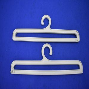 Meilleures ventes Cintre rectangulaire en plastique fait de Mapka Reborn 230x13 pour vêtements vêtements accessoires originaires du Vietnam - Product Image 1