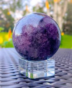 Esfera de cristal de lepidolita púrpura pulida Premium, bolas de piedras preciosas a granel de Feng Shui Natural para decoración y espiritualidad - Product Image 1