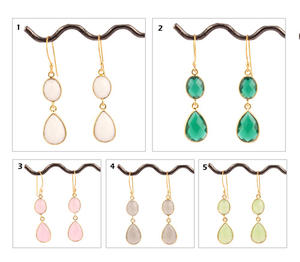 Boucles d'oreilles Double pierre en quartz gris pour femmes avec réglage de lunette en plaqué or Crochet de bijoux de mode léger - Product Image 2