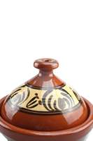 Tajine traditionnel marocain fait à la main 	 Céramique, matériau en pierre