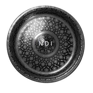 Assiette de présentation arrondie en métal au design fait à la main pour fêtes de mariage de qualité supérieure - Product Image 1