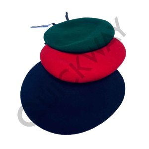 Bérets uniformes OEM couvre-chef avec divers uniformes vente en gros 100% béret basque en laine avec plume pour hommes femmes officiers sur le terrain - Product Image 2