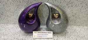 Urne funéraire en laiton bleu de Brassworld India avec coeur argenté Fourniture commémorative pour adultes de style américain en métal durable - Product Image 2