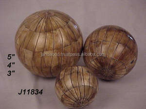 Bolas decorativas de mosaico de resina en blanco y negro para decoración del hogar, esferas decorativas disponibles en todos los tamaños y colores - Product Image 4