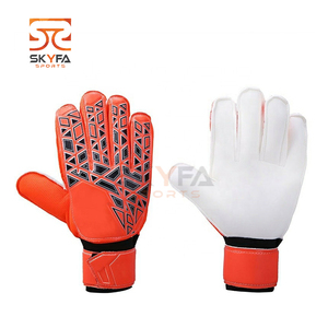 Gants de gardien de but professionnels pour jeunes et adultes Gants de sport en cuir respirants brodés personnalisés Gardiens de but de football OEM - Product Image 4