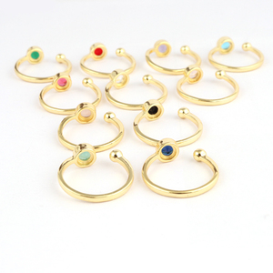 Coupe à facettes forme ronde délicate iolite quartz avant ouvert bague réglable en laiton plaqué or 18 carats design minimaliste anneaux empilables - Product Image 6