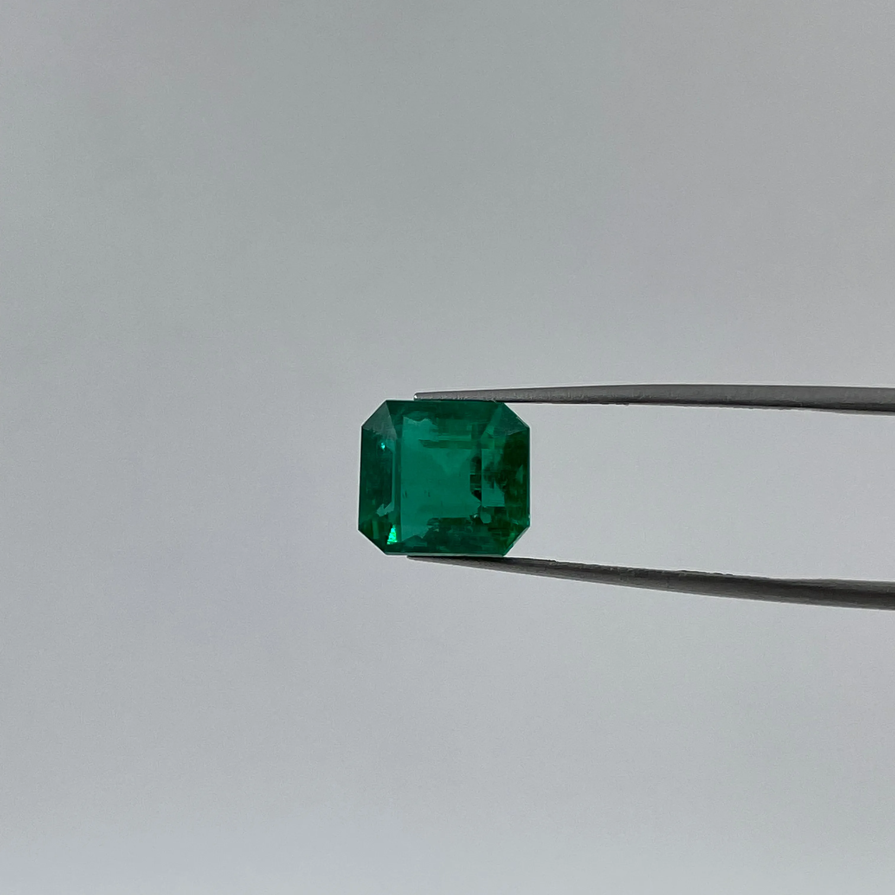 Natural Zambian Octagon Cut 5.15 ct High Quality Emerald For Jewellery Making