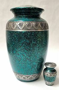 Urna de cremación de mascotas con estampado de pata de latón para cenizas - Product Image 2