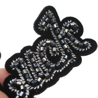 Appliques brodées personnalisées avec lettres, noms, logos, perles pour vêtements
